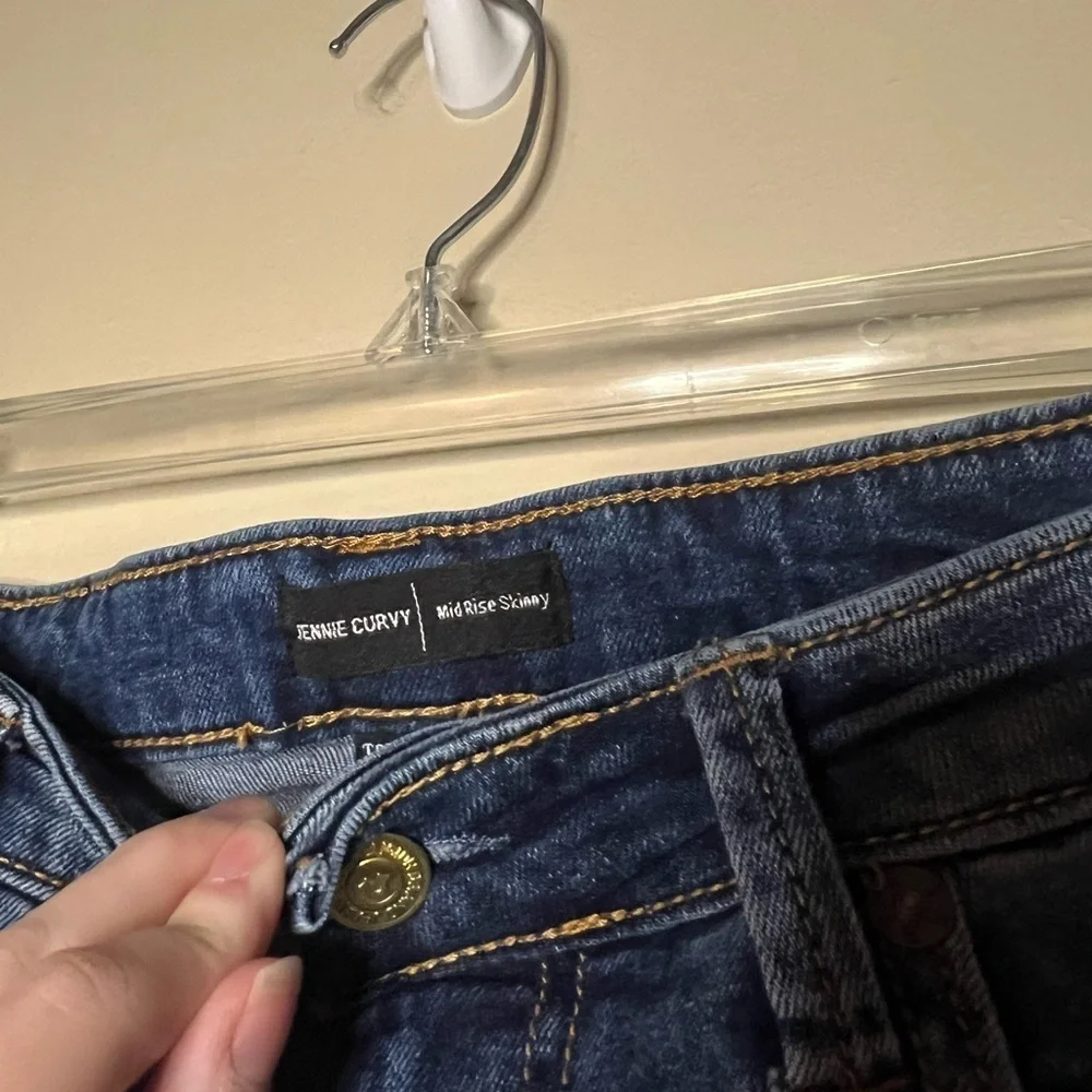 True Religion Jennie Curvy Mid Rise Skinny 31
